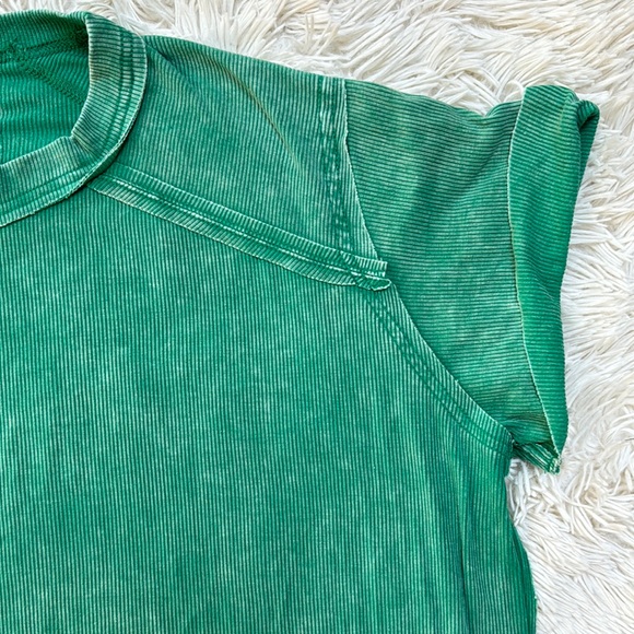 ๐HP๐ Zenana Ribbed Garment Washed Top ๐ Kelly Green - Picture 7 of 12